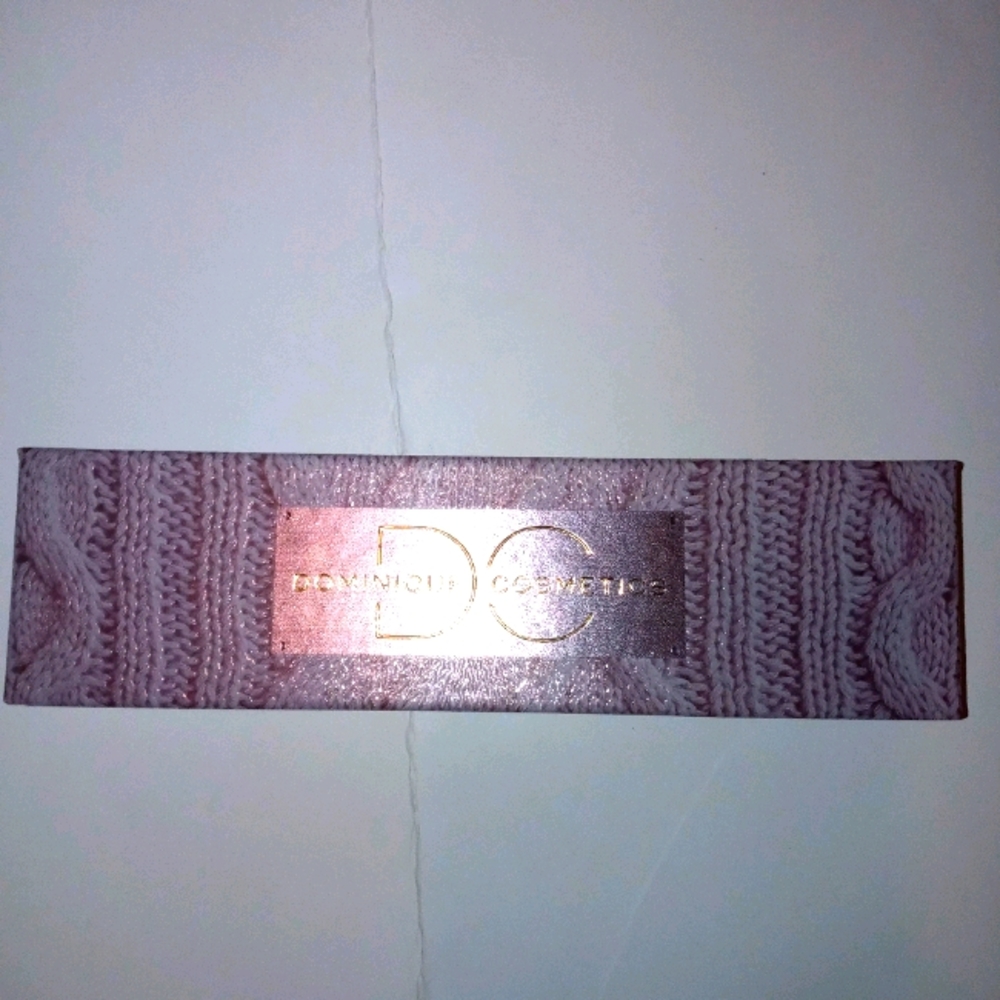 Eye shadow palette